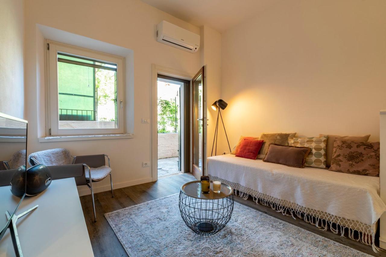 Snug Apartment With Private Courtyard M0270422677 Venise Extérieur photo